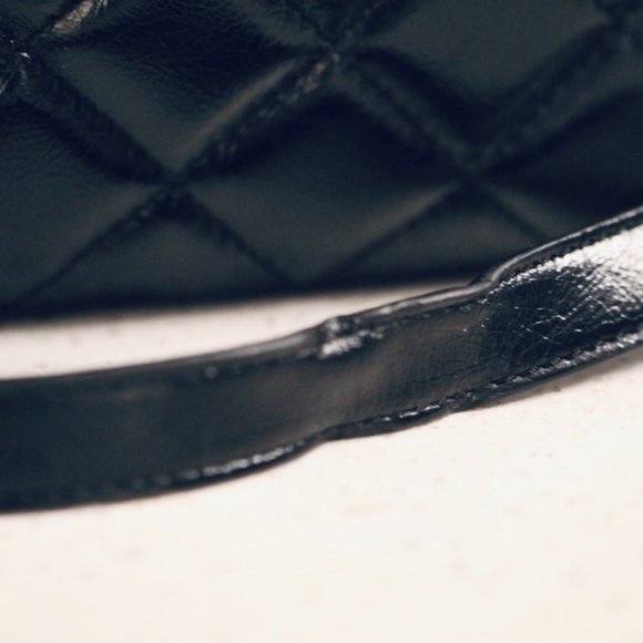 COPY - NWOT Patent Leather Quilted Bucket Bag - Picture 4 of 4